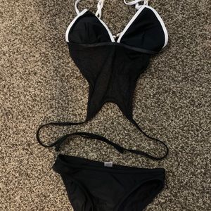 Whit and black bikini small